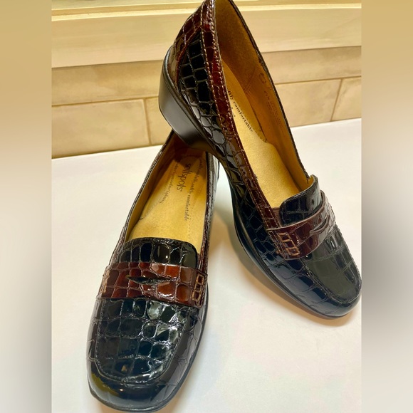 Softspots NIB Black/Brown Patent Loafers - 8.5N - Picture 1 of 6